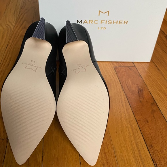 NEW Marc Fisher LTD Mella Ankle Booties - Picture 3 of 6